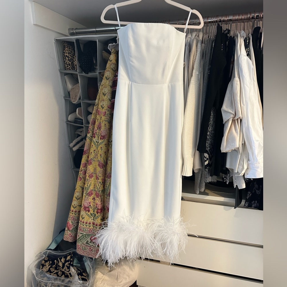 16Arlington white midi dress w/ feather trim. Worn once! Like new condition.